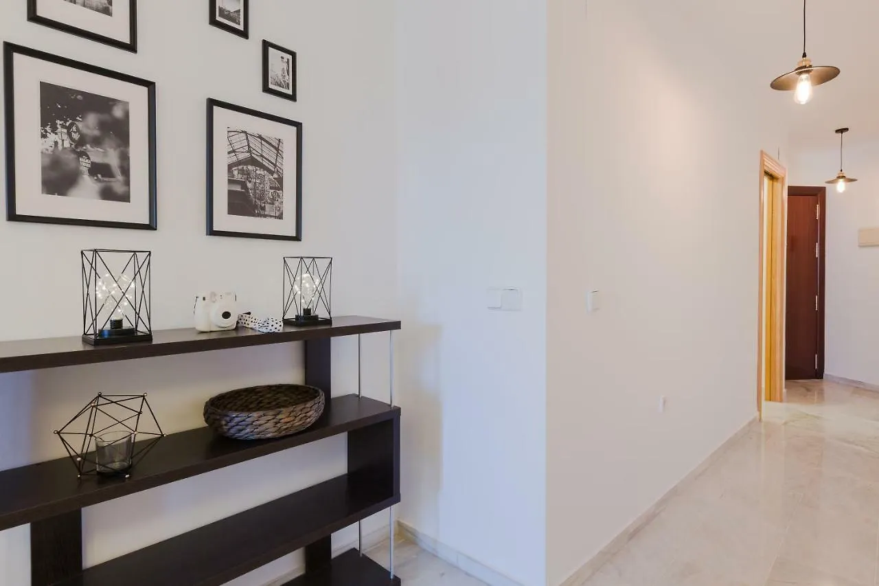 Hola Malaga Atarazanas Apartment