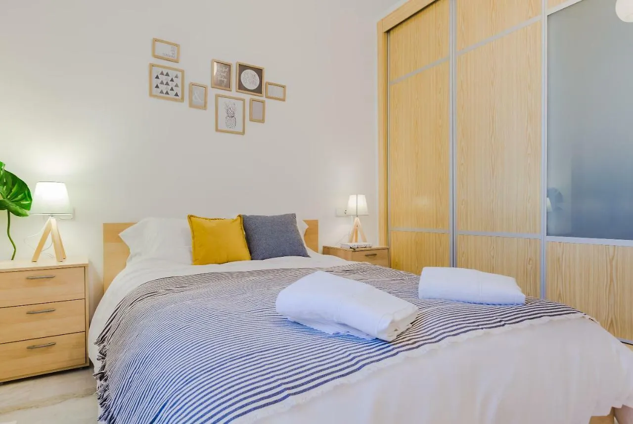 Hola Malaga Atarazanas Apartment